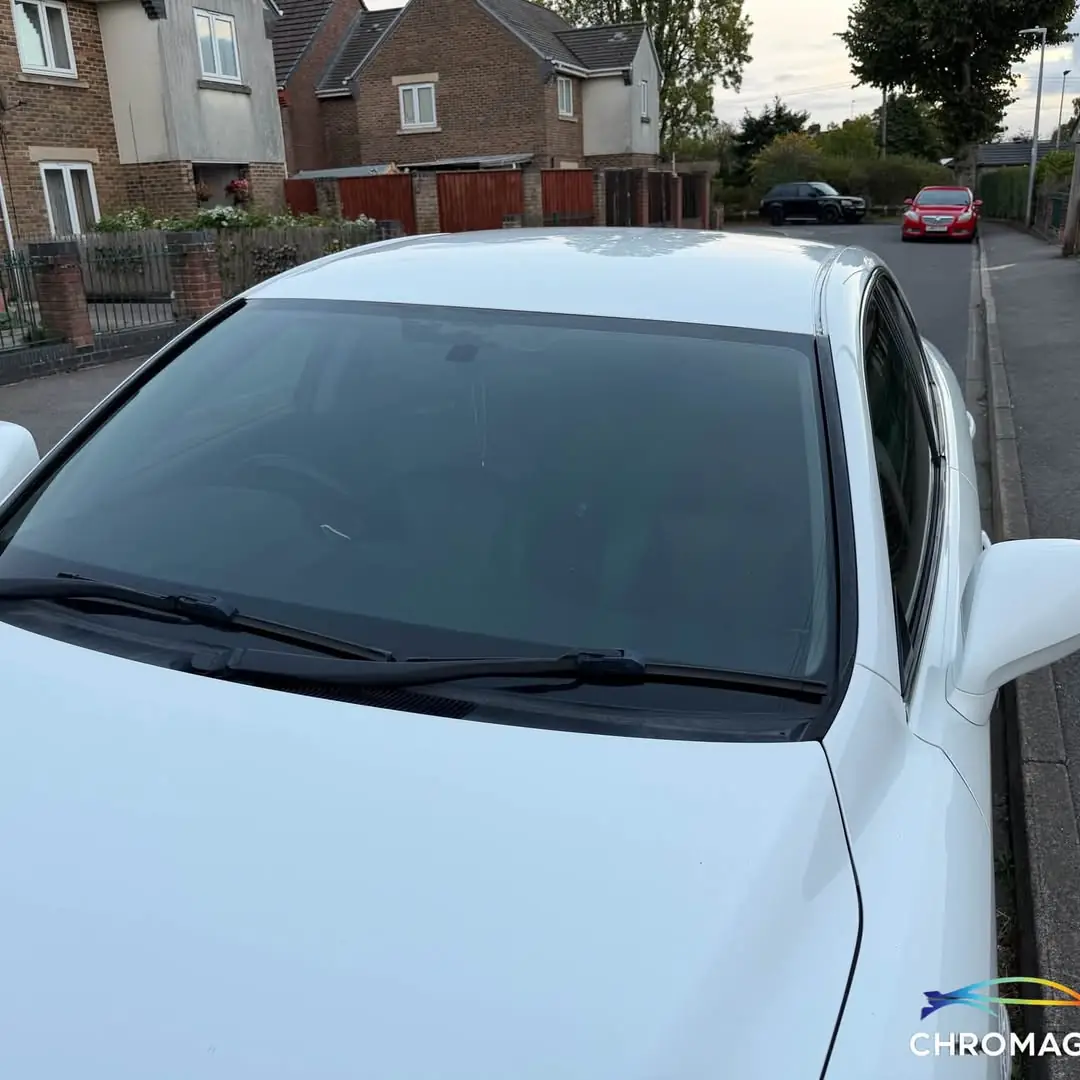 Lexus IS 250 · windscreen