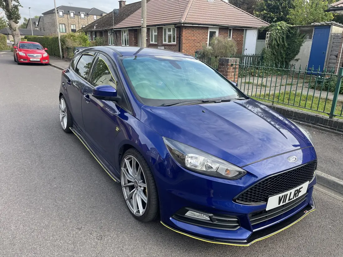 Ford · Golden Reef