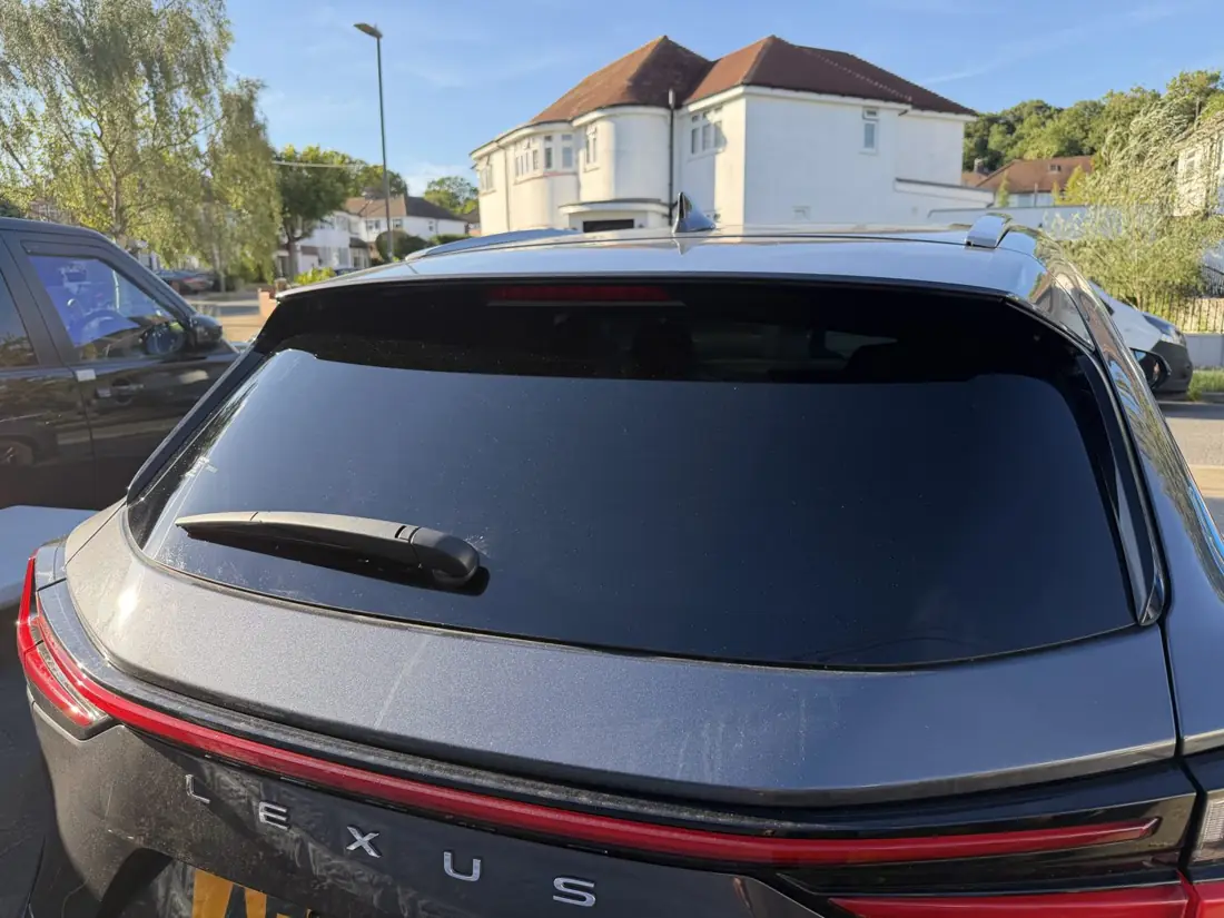 Lexus · rear screen